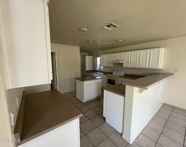 4725 E Goldfinch Gate Lane - Photo Thumbnail 1