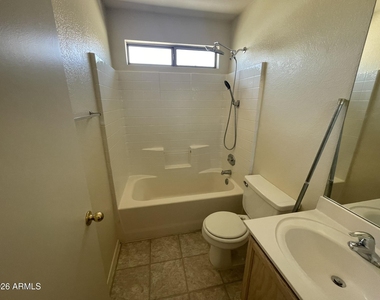 4725 E Goldfinch Gate Lane - Photo Thumbnail 8