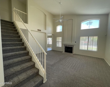 4725 E Goldfinch Gate Lane - Photo Thumbnail 17