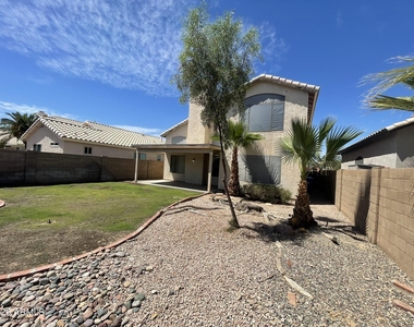 4725 E Goldfinch Gate Lane - Photo Thumbnail 15