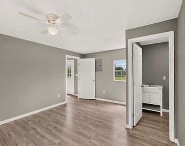 1657 E 2nd Street - Photo Thumbnail 21