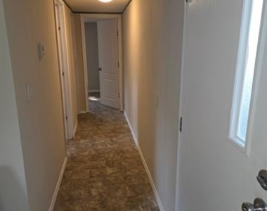29 Thousands Oaks Drive - Photo Thumbnail 1