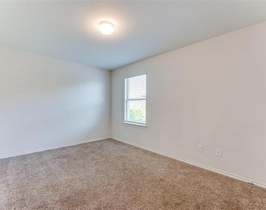 517 Milo Way - Photo Thumbnail 19