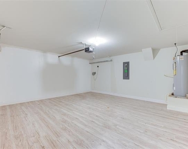517 Milo Way - Photo Thumbnail 16