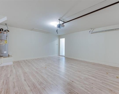 517 Milo Way - Photo Thumbnail 15