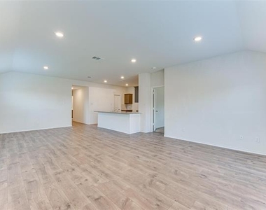 517 Milo Way - Photo Thumbnail 27
