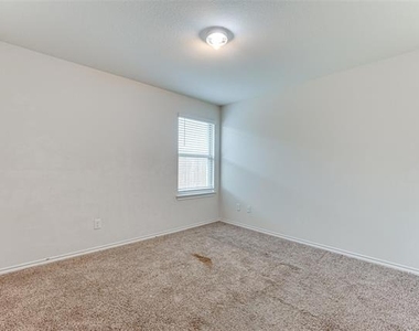 517 Milo Way - Photo Thumbnail 11
