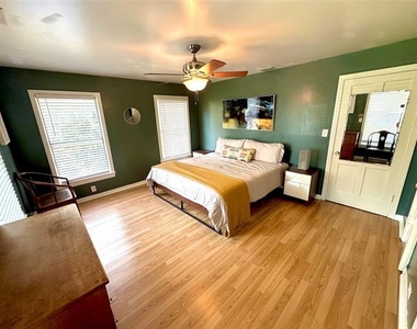 7515 Morton Street - Photo Thumbnail 7