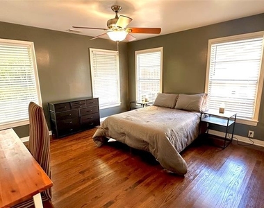 7515 Morton Street - Photo Thumbnail 9