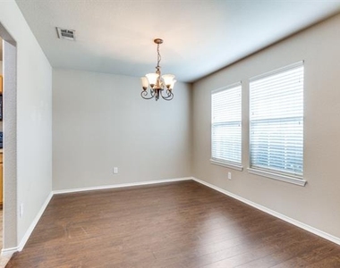 2417 Grand Rapids Drive - Photo Thumbnail 5