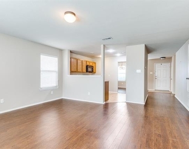 2417 Grand Rapids Drive - Photo Thumbnail 2