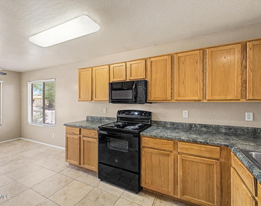 13153 W Mauna Loa Lane - Photo Thumbnail 7
