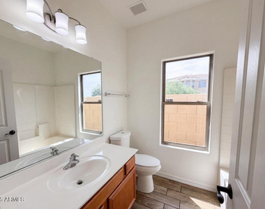 606 W Beautiful Lane - Photo Thumbnail 36