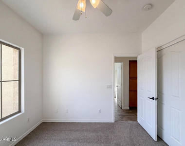 606 W Beautiful Lane - Photo Thumbnail 30