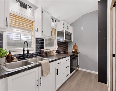 1661 E 2nd Street - Photo Thumbnail 10