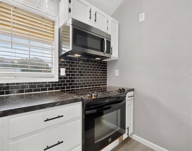 1661 E 2nd Street - Photo Thumbnail 12