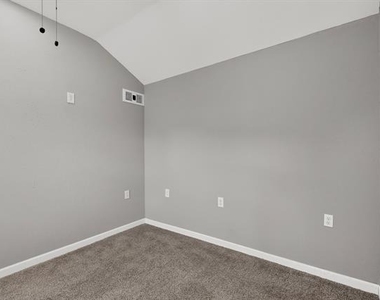 1661 E 2nd Street - Photo Thumbnail 24
