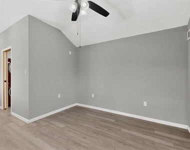 1661 E 2nd Street - Photo Thumbnail 17