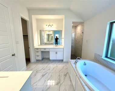 614 Morning Light Lane - Photo Thumbnail 13