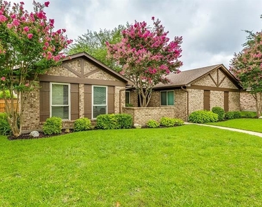 808 Sandhurst Drive - Photo Thumbnail 2