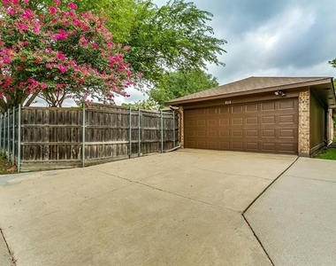 808 Sandhurst Drive - Photo Thumbnail 25