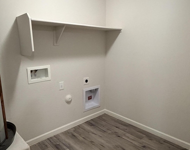 2025 E Velvet Place - Photo Thumbnail 7
