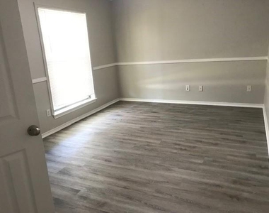 4009 Azalea Lane - Photo Thumbnail 12