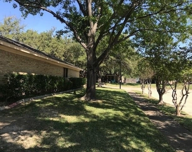 4009 Azalea Lane - Photo Thumbnail 21