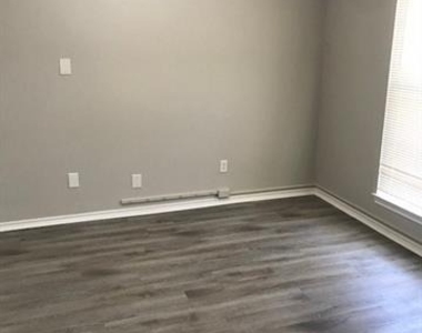4009 Azalea Lane - Photo Thumbnail 13