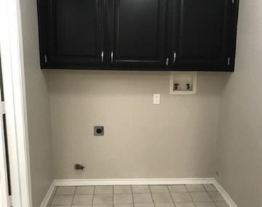 4009 Azalea Lane - Photo Thumbnail 17