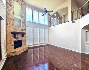 6814 Indian Meadow Court - Photo Thumbnail 4