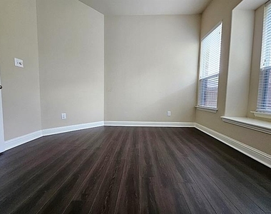 6814 Indian Meadow Court - Photo Thumbnail 3