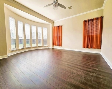 6814 Indian Meadow Court - Photo Thumbnail 11