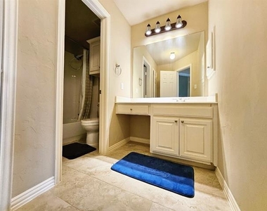 6814 Indian Meadow Court - Photo Thumbnail 18