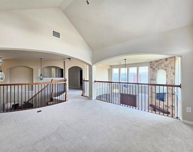 6814 Indian Meadow Court - Photo Thumbnail 14