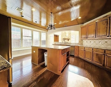 6814 Indian Meadow Court - Photo Thumbnail 6