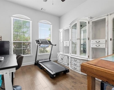 806 Summer Grove Drive - Photo Thumbnail 29