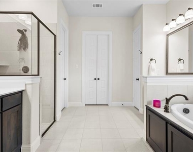 806 Summer Grove Drive - Photo Thumbnail 20