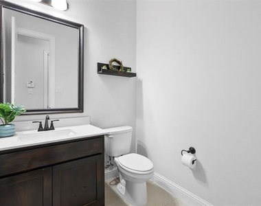 806 Summer Grove Drive - Photo Thumbnail 28