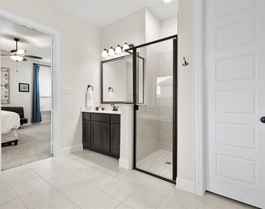 806 Summer Grove Drive - Photo Thumbnail 21