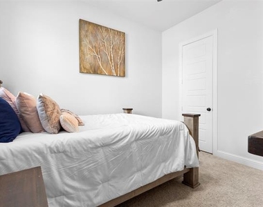 806 Summer Grove Drive - Photo Thumbnail 24