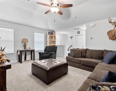 806 Summer Grove Drive - Photo Thumbnail 17