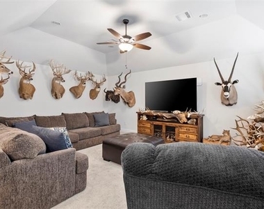 806 Summer Grove Drive - Photo Thumbnail 16