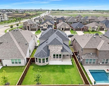 3409 Etta Terrace - Photo Thumbnail 36