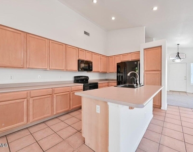 6893 W Firebird Drive - Photo Thumbnail 7