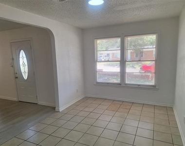 5912 Maceo Lane - Photo Thumbnail 7