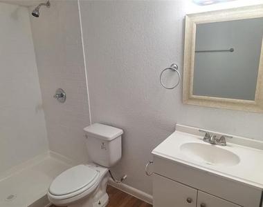 5912 Maceo Lane - Photo Thumbnail 19