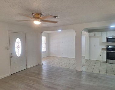 5912 Maceo Lane - Photo Thumbnail 2