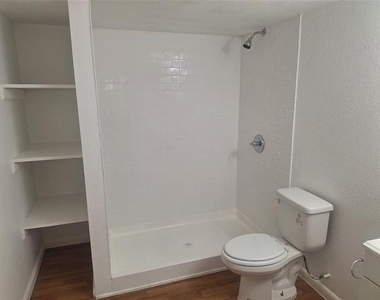 5912 Maceo Lane - Photo Thumbnail 18