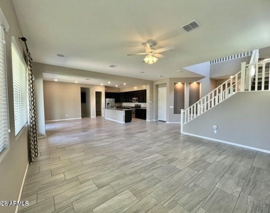 25236 N 106th Drive - Photo Thumbnail 4